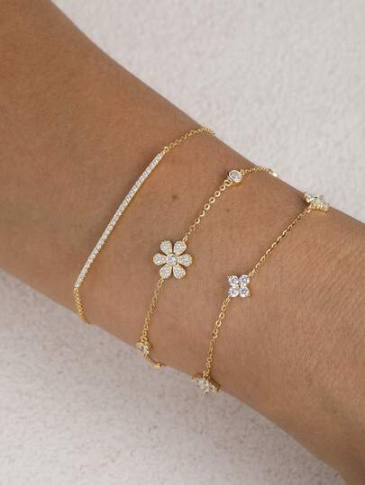 1件简约S925纯银立方氧化锆花朵手链，适合日常佩戴、派对、节日及作为礼物。