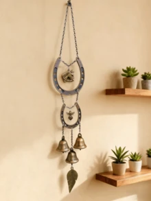 1pc Lucky Love Wind Chime, Vintage Iron Horseshoe Hanging Decor, Rustic Bell Wind Chime For Garden, Patio, Window - No Electricity Needed, Romantic Indoor/Outdoor Decoration - Valentine's Day Gift - Yard Accessory, Farmhouse Charm, Decorative Hanging - Bronze - View 4