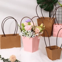 10个粉色牛皮纸礼品袋，防水加厚包装袋，适用于节日礼品盒、鲜花包装、花束包装、玫瑰花束、花篮、节日礼品包装、鲜花礼品包装袋等。 - 彩色 - 查看 6