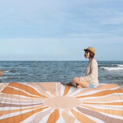 1 Set 210x200cm Manta de Playa, Esterilla de Picnic y Camping al Aire Libre con Ganchos y Estacas Portátiles, Esterilla de Playa Extragrande, Esterilla Impermeable y Antiarena, Toalla de Playa, Esterilla Secado Rápido y a Prueba de Humedad, Material de Poliéster Resistente al Desgaste, Accesorios de Playa Compactos y Ligeros, Cómoda Esterilla de Picnic Familiar, Suministros para Fiestas Familiares de Verano, para 2-8 Adultos Viaje Parque Senderismo Vacaciones Esterilla de Gateo