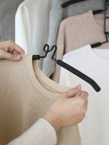 五合一金属加厚节省空间衣架，带防滑泡沫垫，适用于外套、毛衣、西装和T恤衫 - 彩色 - 查看 3