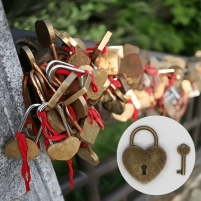 Padlo Vintage Heart - Vintage Mini Padlock Suitable For Luggage, Jewelry Boxes, Travel & Wedding Decor - Romantic With Collectible Value, Affordable Vintage Gift