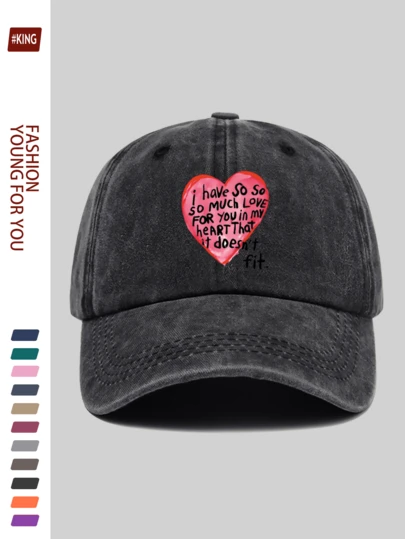 1顶情人节爱心印花时尚棒球帽，带有心形标志，复古美式风格，透气舒适，男女皆宜，尺寸可调节，是旅行、钓鱼、高尔夫、徒步等户外活动的理想之选，也是节日、生日、情人节、周年纪念日、母亲节、父亲节等送给朋友和家人的绝佳礼物。