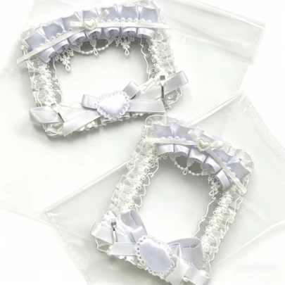 1 قطعة حامل بطاقة صور جديد من الدانتيل الأبيض، متوفر ب- 5 ألوان (وردي، أخضر، أصفر، أزرق، أبيض) للاستخدام في DIY والكرتون والأنمي والمدرسة والأكسسوارات اللوليتا، لعرض الصور أفقيًا وملء الأكياس عموديًا