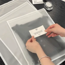 100个哑光扁平袋，高级礼品包装袋，女装包装袋，可重复使用包装袋，加厚防水包装袋，适用于户外旅行服装收纳、节日、婚礼、学校、宿舍、办公室、运输和邮寄、生日和派对礼物包装。 - 彩色 - 查看 5