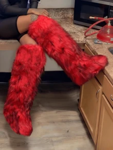 EdgyElongate Women's Winter Christmas Fur Boots Fuzzy Fluffy Round Toe Suede Booties Flat Heel Slip On Furry Snow Boots Fashion Warm Fluffy Shoes - 紅色 - 查看 2