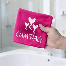 1条30*30厘米超柔软刺绣字母趣味面巾，适合送给男友、蜜月礼物、感恩节礼物、圣诞节礼物、情人节礼物、伴侣生日礼物、结婚纪念日礼物、交换礼物、恶搞礼物