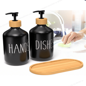 Black Reusable Spray Bottle With A Cap, Featuring A Plastic Fine And Coarse Mist Sprayer, Ideal For Home Cleaning. This Glossy Black Gardening Spray Bottle Has A Flat Shoulder Design, Suitable For Alcohol, Adhesive Remover