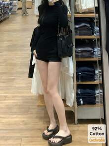 女款秋季純棉長袖T恤，黑色百搭上衣，修身純色內搭底層 - 黑色 - 查看 2