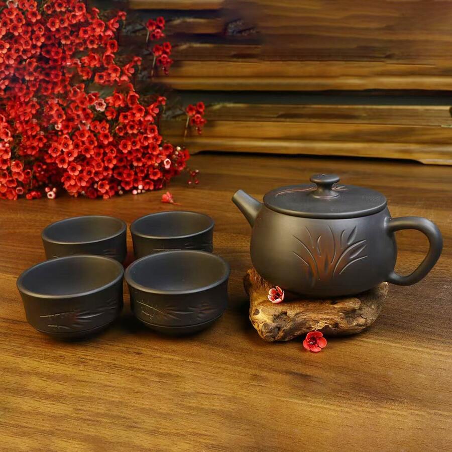 一套紫砂茶壶套装，手工制作紫砂茶具，居家旅行两用茶具，包含1个茶壶和4个客用茶杯，独特的中国风茶具，适合居家使用、招待客人和馈赠亲友。 - 彩色 - 查看 1