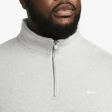 Suéter Nike Solo Swoosh de manga larga con media cremallera y logotipo bordado en color liso para hombre - Gris Oscuro - Ver 6