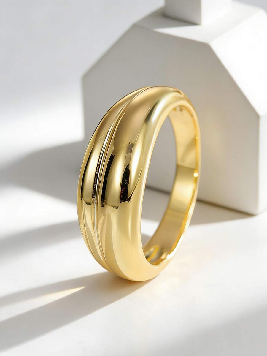 Charm-In Cincin Wanita Berlapis Emas dengan Pita Lebar Ganda dan Bulat - Aksesori Minimalis dan Berani untuk Acara Sehari-hari/Kantor/Formal, Hadiah Abadi untuknya - Emas - View 1