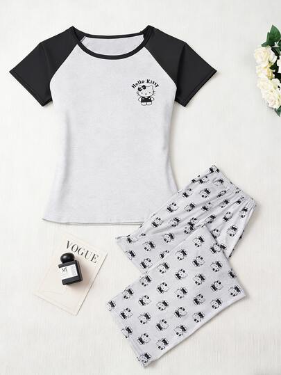  Bộ đồ ngủ nữ SANRIO Hello Kitty in hình, màu xám tối giản, quần ống đứng cạp chun và áo tay ngắn, đồ mặc nhà thoải mái, mềm mại và thoáng khí, thích hợp cho việc thư giãn hàng ngày tại nhà, thiết kế đáng yêu.
