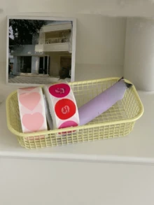 Cesta de almacenamiento de hierro de estilo clásico - Cesta de almacenamiento de hierro ovalada de estilo INS en color crema, con 3 opciones de color (azul/rosa/amarillo), estructura de metal sin costuras resistente, diseño multifuncional adecuado para organizar artículos de papelería, cosméticos y diversos elementos en el escritorio de la oficina, también es un cesto perfecto como accesorio fotográfico - Multicolor - Ver 8