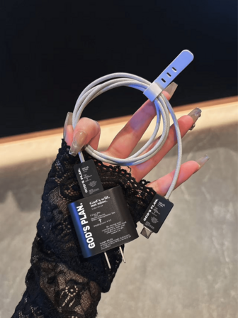 文字图案，极简苹果充电器蝴蝶结保护套，适用于20W 15充电器线缆保护套、16 Pro Max手机数据线保护套、13/14 Plus保护套（防止弯折和猫咬）、17 Pro Max/Air，情人节礼物