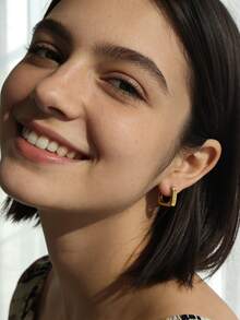 Charm-In Pendientes de aro chapados en oro (disponibles en estilo concha colgante / ola texturizada / cuadrado minimalista) - Joyería de moda, adecuada para uso diario, playa, fiesta, gran regalo para mujeres - Dorado - Ver 10