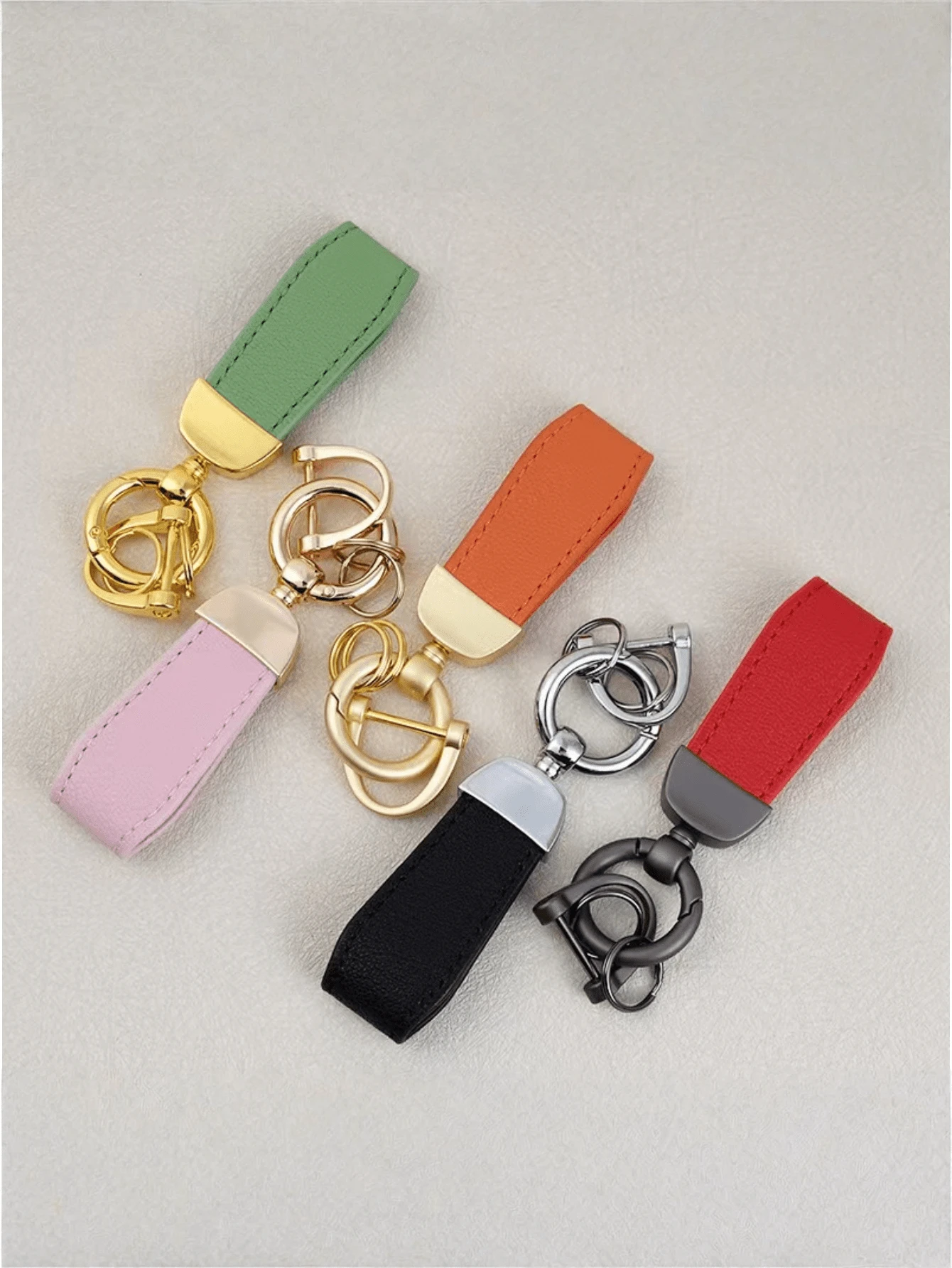 1pc Mini Handmade Textured Car Key Chain, Creative Short Key Chain, Multi-Functional Engraved Leather Keychain, Bag Pendant, Premium Embossed Leather Key Fob, Fashion Key Ring, Key Lanyard - Multicolor - View 1