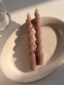 两支色彩缤纷的螺旋形蜡烛，配有长长的线性手柄。这些散发着大豆香味的蜡烛适合用于春节派对装饰、房间装饰、生日、毕业典礼和其他场合。它们也是很棒的礼物。 - 彩色 - 查看 13