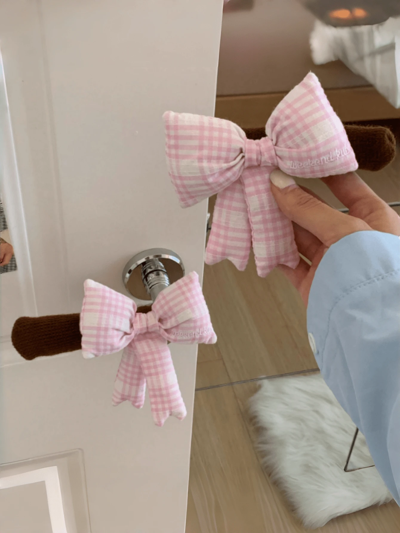 1pc Nursery Decor Bow Cute Bedroom Door Handle Cover, Girls/Kids Room Decoration, Protective Sleeve, Anti-Collision, Anti-Freeze Door Knob Cover - Multicolor - View 1