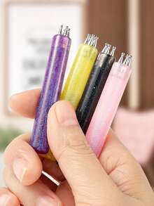 1 Piece - Five-Petal Nail Art Pen Nail Art Shaping Tool. Acrylic Multi-Color Nail Art Pen. One Stroke To Complete, Can Create DIY Various Small Daisy And Rose Petal Flower Nail Art Styles And Patterns. Suitable For Nail Salons And Home Nail Art Making For Handmade Spring And Summer Styles On Nail Surfaces And Nail Tips Decoration. - Multicolor - View 3