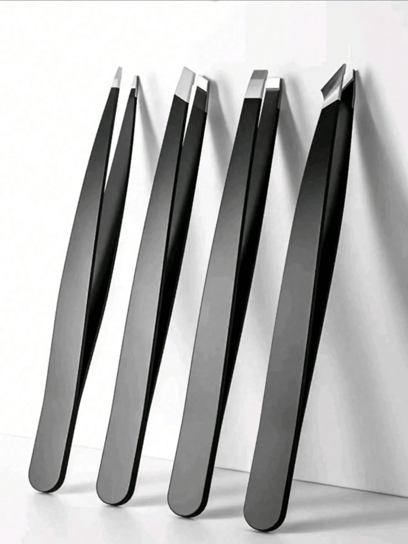 4PC Stainless Steel Slanted Tweezers Set Professional Precision Eyebrow Facial Hair Removal Tools For Women Men Travel Home Salon Use Hypoallergenic Rust Proof Beauty Essential Gift For Teen Girls Beginners Experts - 黑色 - 查看 1