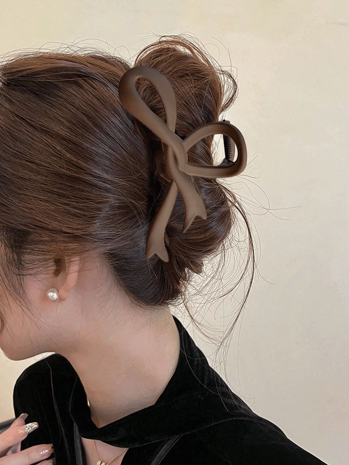 1pc Large Coffee Color Hair Claw Clip, Suitable For Women With Thick Hair, Non-Slip Matte Surface, Strong Grip, Bow Hair Clip, Neutral Large Hair Clip, French Design Aesthetic Hair Accessory, Suitable For Fine, Curly, Long Hair, Valentine's Day, Campus, Party, Prom, Daily Wear, Winter Hair Accessory, Hair Clips (Dark Brown/Chocolate) Women Hair Accessories - Coffee - View 1