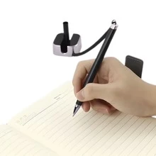 Bolígrafo de Escritorio Premium con Base Fija Antideslizante y Dije Decorativo, Diseño Moderno, Elegante y Ergonómico, Escritura Suave, Fluida y Precisa para Uso Diario, Ideal para Oficina, Hogar, Recepción o Estudio, Disponible en Sofisticado Color Negro y Azul - Azul - Ver 5