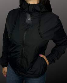 Women's Lightweight Black Windbreaker Jacket Ideal For Physical Activities - màu đen - Xem 1