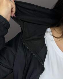 Women's Lightweight Black Windbreaker Jacket Ideal For Physical Activities - màu đen - Xem 4