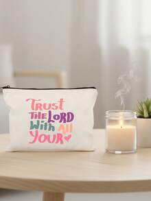 这款“信赖上帝”化妆包——米色涤纶旅行收纳包，印有“信赖上帝”字样，男女皆宜，容量大。是旅行、度假、出差、健身、露营以及其他场合的理想之选，也适合夏季出行、返校、大学生活、旅行、化妆等各种场合。 - 彩色 - 查看 4