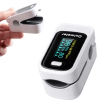 Oxímetro de pulso ARSTN (sin baterías), tipo dedal. Mide saturación de oxígeno arterial (SpO2) y frecuencia pulso en adultos/niños. Pantalla clara con gráficos para resultados intuitivos. Fácil uso: encender, colocar dedo y leer datos. Fabricado con ABS y silicona de calidad, ligero y se guro. Diseño portátil (6.5x3.9x3.6cm, 43g) ideal para hogar o consultorio. Funciona con 2 baterías AAA (no incluidas). - Negro - Ver 7