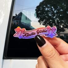 Kindle Girlie 防水乙烯基贴纸 - 粉色蝴蝶结书法设计，适用于笔记本电脑、水瓶等，贴纸 | 书法字体贴纸 | 背胶，防水贴纸，学习用品，返校季