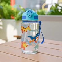 1个600毫升/19盎司卡通动物印花儿童吸管杯，小容量运动水壶，带吸管和提手，便携防漏，小巧耐用，配有腕带，适合玩耍、旅行、健身、上学、日常使用，也是生日和节日礼物的理想之选。