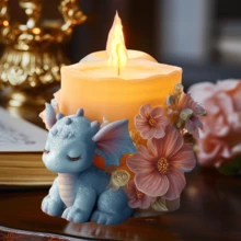 1个可爱大耳朵龙扛着玫瑰柱形硅胶蜡烛模具，DIY害羞小龙戴花耳环造型蜡烛模具，适用于树脂、石膏、粘土、混凝土，可用于工艺品、礼品、家居装饰，适用于各种节日 - 白色 - 查看 4