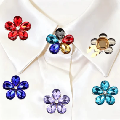 2颗彩色水滴水晶花朵合金衬衫纽扣，时尚水钻袖扣，适合搭配燕尾服和婚纱，情人节送给女朋友的绝佳礼物
