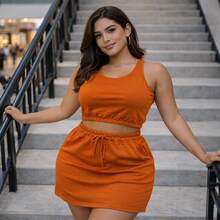 CONJUNTO MAYA  Composto por saia gringa + cropped top estiloso e moderno, é a escolha perfeita para quem ama moda atual com personalidade