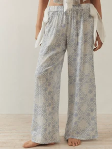 Women's Retro Printed Lace Up Pajamas 2 Piece Set V Neck Short Sleeve Ruffle Tops Elastic Wide Leg Pants Autumn Casual And Comfy Home Set For Loungewear Soft Sleepwear - 天藍 - 查看 6