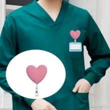 Cuộn dây đeo thẻ có thể thu gọn, hình trái tim, chất liệu nhựa màu xanh và đỏ tía | Giá đỡ thẻ ID y tá và bác sĩ có kẹp an toàn và vòng đeo dây, phụ kiện thẻ y tế, quà tặng cho bé gái, đồ dùng học tập, đồ dùng văn phòng, phụ kiện - Một cỡ - Xem 2