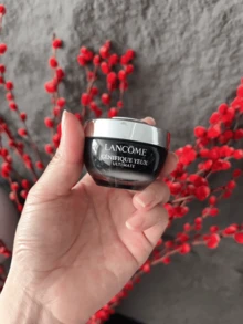 Lancôme Phyris 黑瓶双效修护浓缩眼霜，20毫升/0.676液盎司，迷你装5毫升/0.169液盎司，有助于修护和焕活眼周肌肤，淡化细纹和黑眼圈，提亮并紧致娇嫩的眼周轮廓，质地轻盈，适合日常眼部护理。 - 小黑瓶發光眼霜 - 查看 6