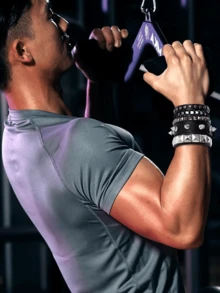 Yanxyad 朋克摇滚铆钉手链套装，男女皆宜，80年代另类哥特Grunge Emo风格手链配饰，复古串珠星星Y2K袖口手链，PU按扣腕带，适合摇滚装扮 - 黑色 - 查看 5