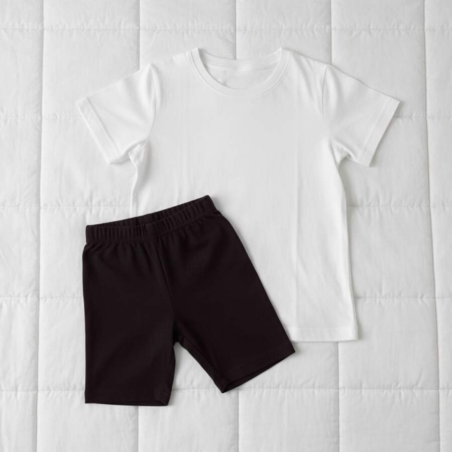Kit Uniforme Escolar Infantil Camiseta Branca Manga Curta Longa Calça Legging Moletom Peças Avulsas - Meia Manga + Shorts Preto - Visão 1