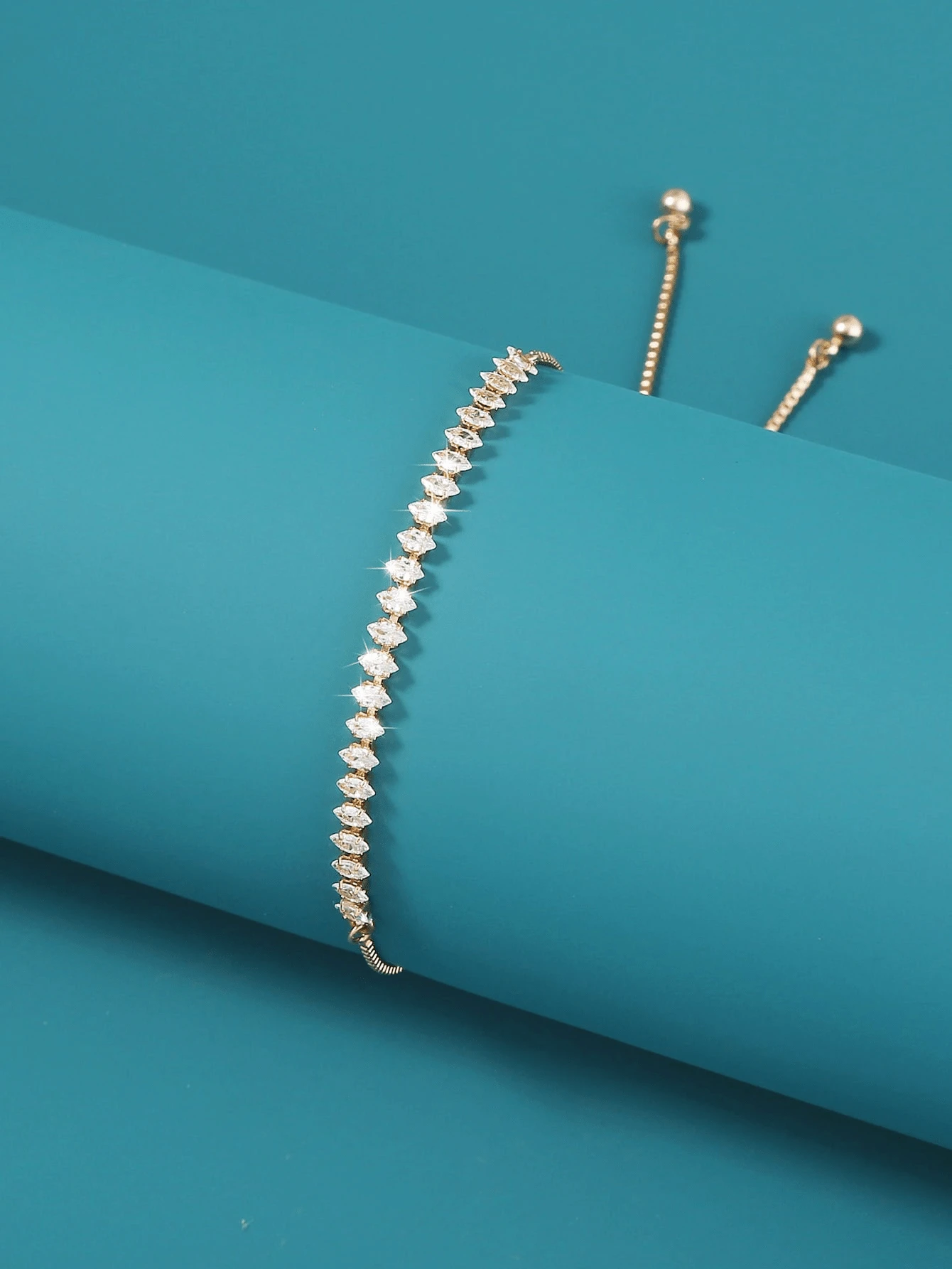 1pc Elegant Minimalist Shiny Cubic Zirconia Eye-Shaped Chain Bracelet, Suitable For Women And Girls, Daily Wear Or Gift