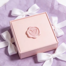 30张粉色爱心自粘蜡封贴纸，适用于礼品、婚礼请柬信封封口