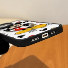 Disney.‌ Mickey Mouse Patterned Phone Case Featuring Iconic Gloves And Shoes Design. Compatible With IPhone 17, 16, 15, 14, 13, 12, And 11 Pro Models. Made Of TPU With Shockproof Protection. A Wonderful Gift For Family, Friends, Birthdays, Spring Festival, Holidays, Boyfriends, Girlfriends, And Valentine's Day. - màu đen - Xem 6