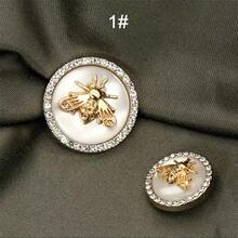 6颗水钻蜜蜂造型纽扣 - 闪亮缝纫纽扣，蜜蜂图案，适用于夹克、外套、包包和DIY服装装饰 - 蜜蜂图案纽扣，是衣服和包包的完美点缀 - 彩色 - 查看 11