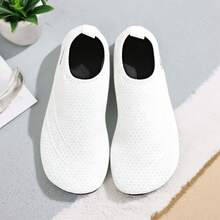 TIGEROCK-2026 新款男女通用纯色室内健身鞋 - 舒适柔软弹性鞋面，柔韧鞋底 - 适合室内舞蹈、健美操、瑜伽、跑步、健身 - 也适合户外步行、沙滩、游泳 - 白色 - 查看 1