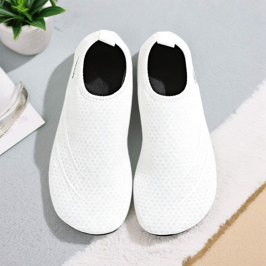 TIGEROCK-2026 新款男女通用纯色室内健身鞋 - 舒适柔软弹性鞋面，柔韧鞋底 - 适合室内舞蹈、健美操、瑜伽、跑步、健身 - 也适合户外步行、沙滩、游泳 - 白色 - 查看 1