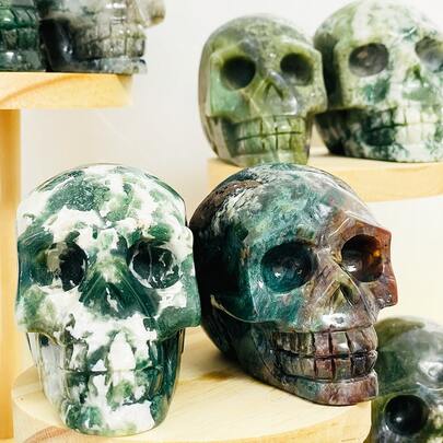 1PC Moss Agate Skull Carving, Natural Crystal Skull Carvings, 6-8CM/2.36-3.15INCH, For Gift, Home Decoration.