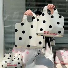 50个装派对礼品袋，高档女士购物手提袋，半圆形手柄收纳袋，婚礼礼品包装袋，礼品包装袋，波点图案可重复使用袋，加厚防水便携大容量手提袋，户外旅行日常收纳袋。适用于节日、新年、婚礼、派对、购物、生日礼物、派对回礼等场合。 - 彩色 - 查看 6