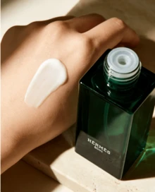 Hermès 爱马仕橙花香水奢华身体乳酒店专属版 80ml 清新柑橘香氛 保湿滋养护肤乳液 轻盈不油腻 快速吸收 日常身体保湿乳液 适合所有肤质 - 白色 - 查看 2